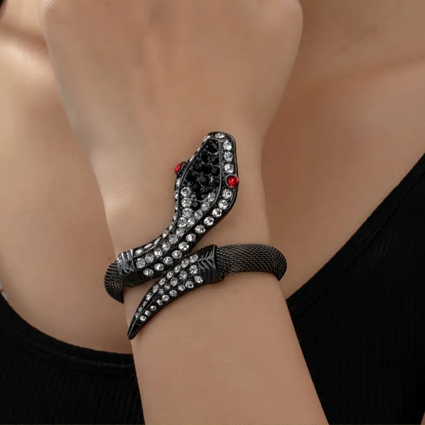 PULSERA ELEGANTE DE SERPIENTE
